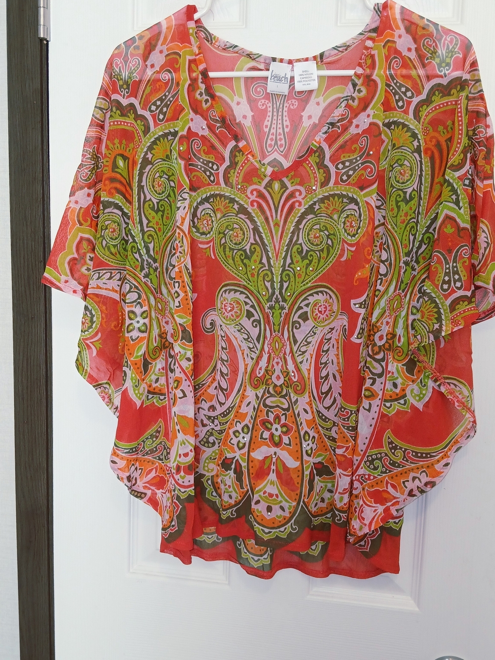 beachlunchlounge Coral Paisley V-Neck Flutter Sleeve Tunic